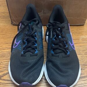 Nike Women's Black and Purple Athletic Shoes